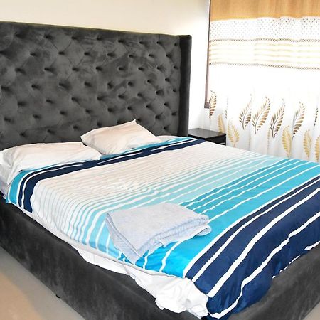Spacious Zamtel Flat ルサカ エクステリア 写真