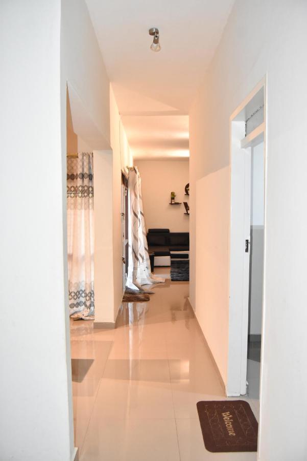 Spacious Zamtel Flat ルサカ エクステリア 写真