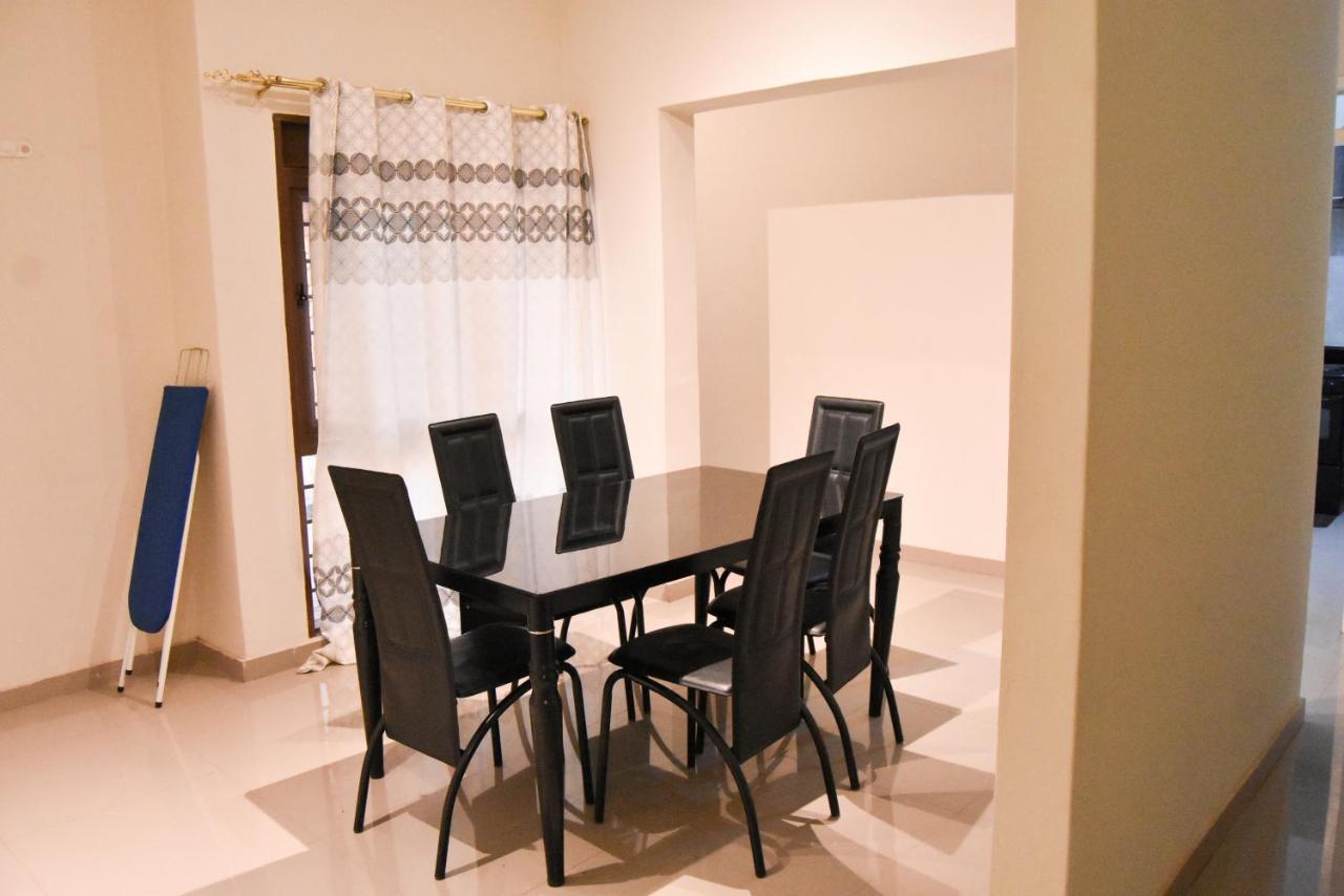 Spacious Zamtel Flat ルサカ エクステリア 写真